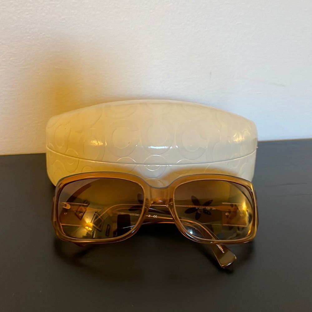 Coach sunglasses, light brown, with crème case.